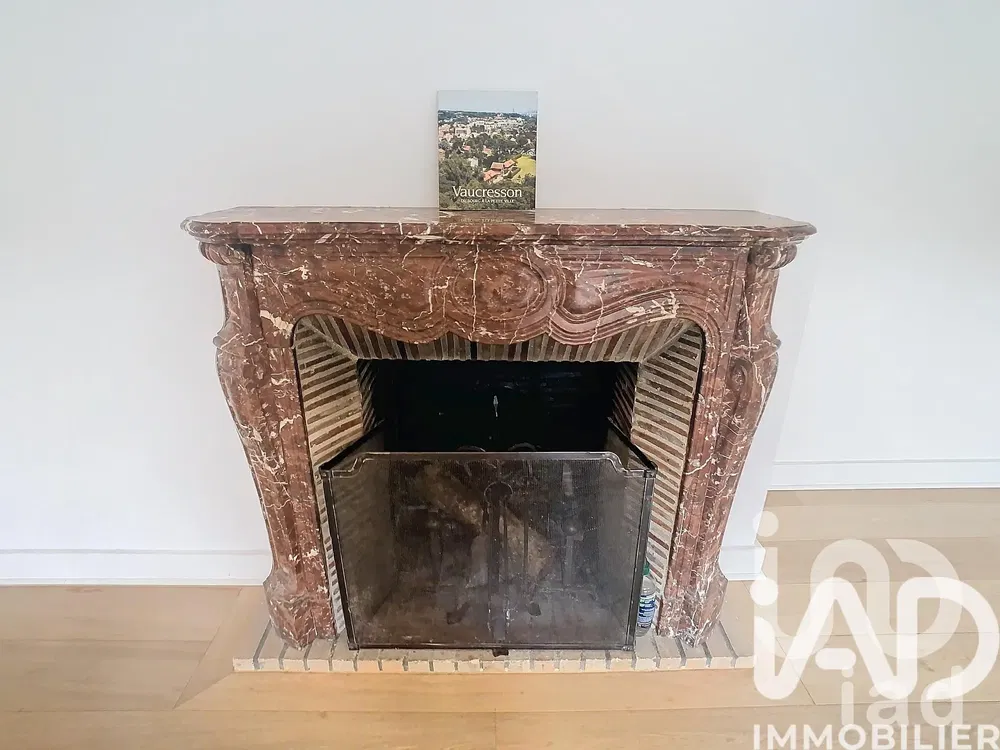 Cuisine; électroménager, parquet, lumière naturelle, style moderne