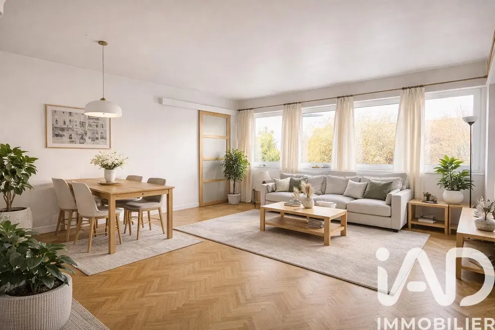 Kuchyně; kuchyňské spotřebiče, dřevěná podlaha, přirozené světlo, moderní styl