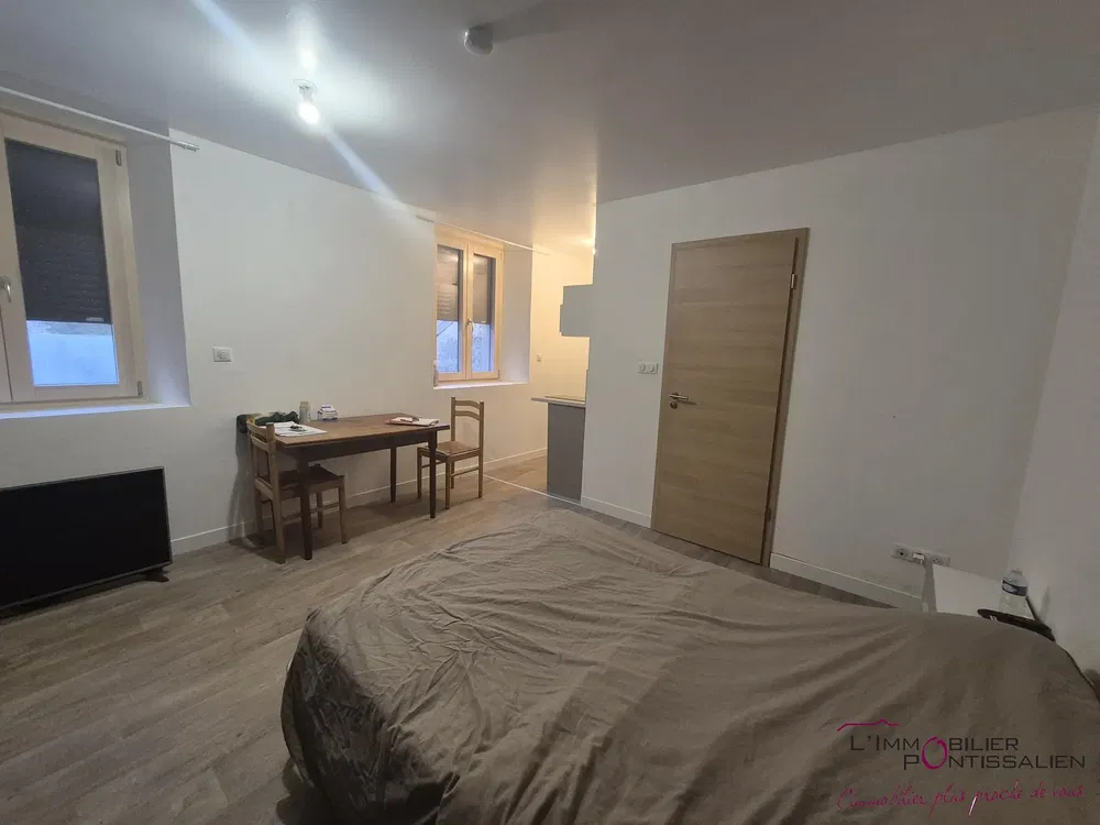 Küche; küchengeräte, holzboden, tageslicht, moderner stil