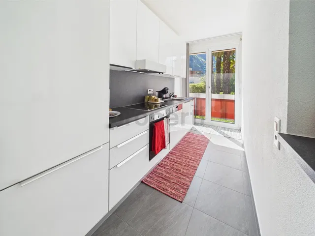 Küche; küchengeräte, holzboden, tageslicht, moderner stil