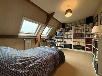 Cuisine; électroménager, parquet, lumière naturelle, style moderne