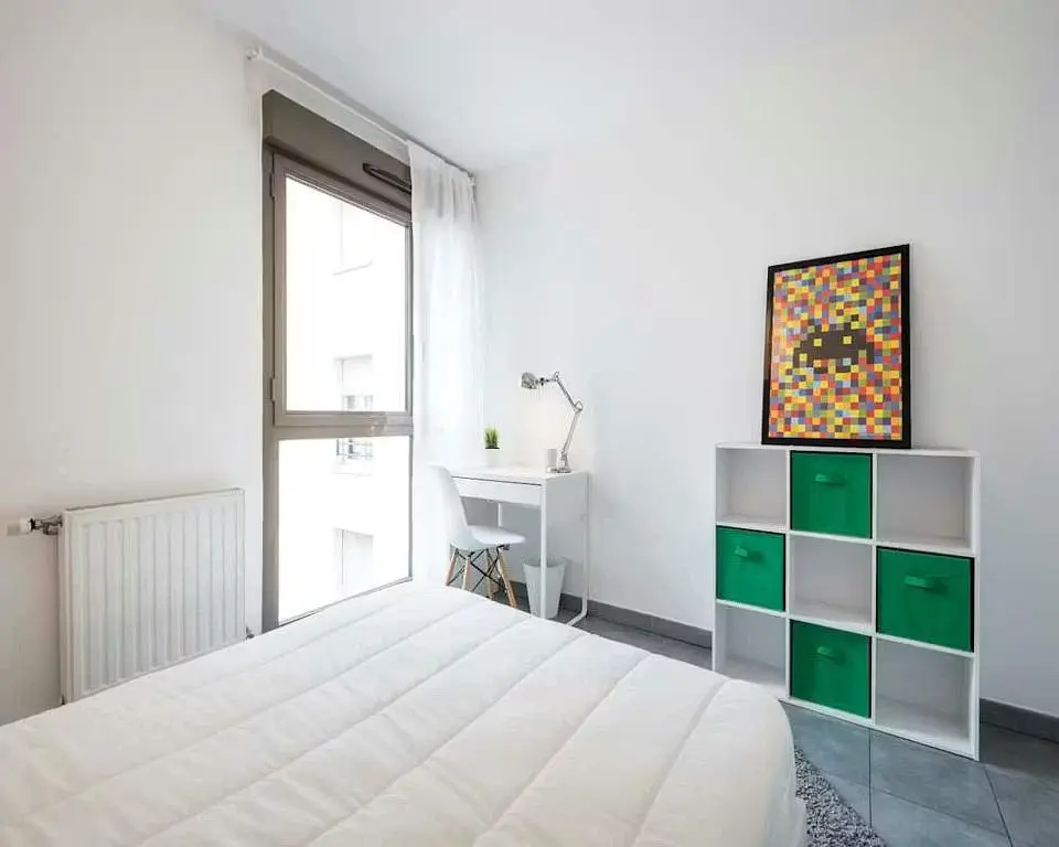 Küche; küchengeräte, holzboden, tageslicht, moderner stil