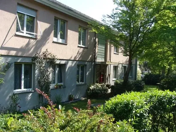 Кухня; кухненски уреди, плочки, естествена светлина, модерен стил