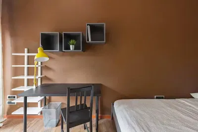 Cuisine; électroménager, parquet, lumière naturelle, style moderne