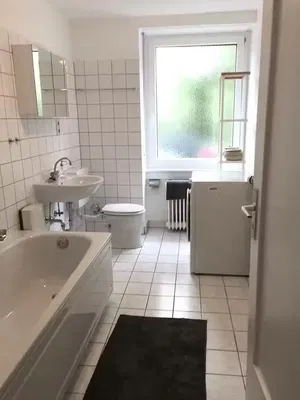 Cuisine; électroménager, parquet, lumière naturelle, style moderne