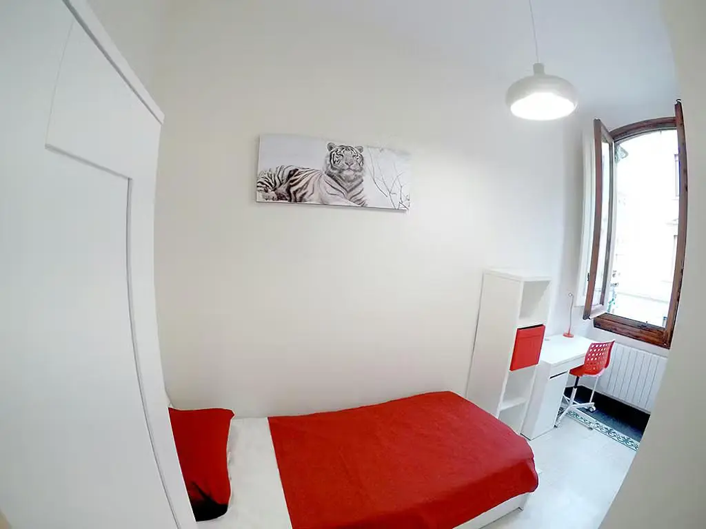 Küche; küchengeräte, holzboden, tageslicht, moderner stil