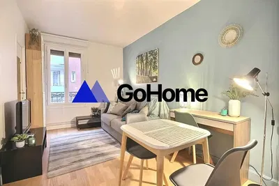 Cuisine; électroménager, parquet, lumière naturelle, style moderne