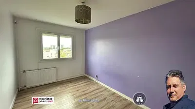 Cuisine; électroménager, parquet, lumière naturelle, style moderne