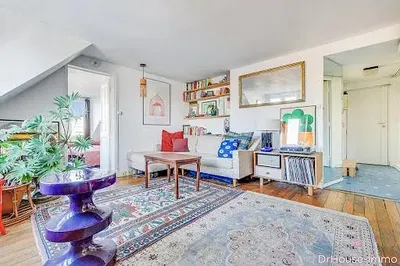 Cuisine; électroménager, parquet, lumière naturelle, style moderne