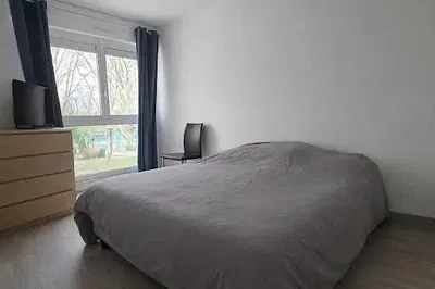 Küche; küchengeräte, holzboden, tageslicht, moderner stil