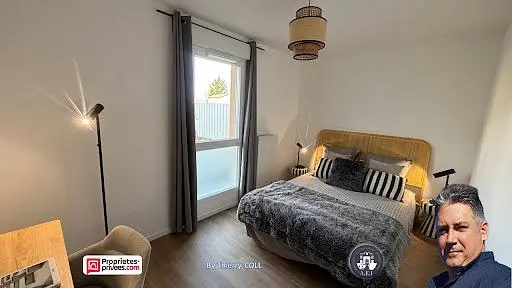 Cuisine; électroménager, parquet, lumière naturelle, style moderne