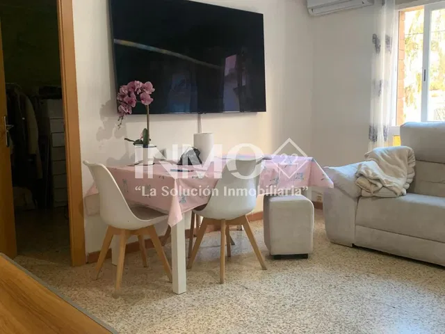 مطبخ; أجهزة المطبخ, أرضية خشبية, ضوء طبيعي, أسلوب عصري