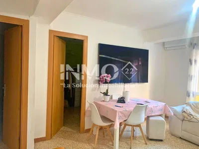 Living room; wood floor, natural light, modern style