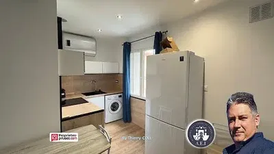 Cuisine; électroménager, parquet, lumière naturelle, style moderne