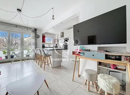 Kitchen; kitchen appliances, wood floor, natural light, modern style