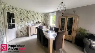 Cuisine; électroménager, parquet, lumière naturelle, style moderne