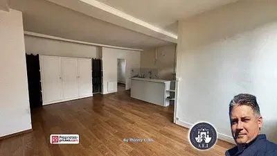 Cuisine; électroménager, parquet, lumière naturelle, style moderne