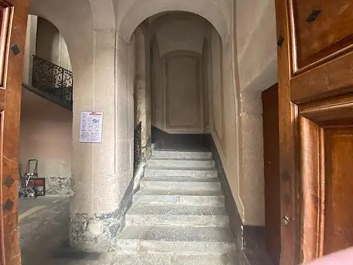 Küche; küchengeräte, holzboden, tageslicht, moderner stil