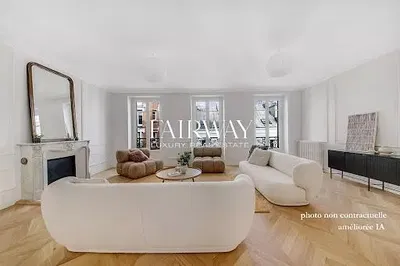 Кухня; кухненски уреди, дървен под, естествена светлина, модерен стил