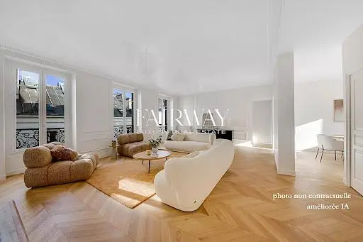 Κουζίνα; συσκευές κουζίνας, ξύλινο πάτωμα, φυσικό φως, μοντέρνο στυλ