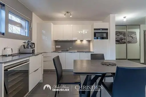 Wohnzimmer; holzboden, tageslicht, moderner stil