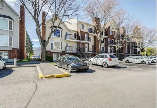 Kitchen; kitchen appliances, wood floor, natural light, modern style