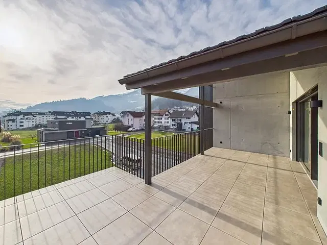 Küche; küchengeräte, holzboden, tageslicht, moderner stil