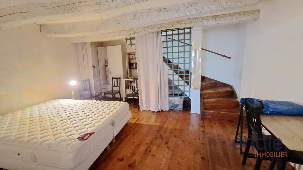 Küche; küchengeräte, holzboden, tageslicht, moderner stil