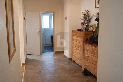 Küche; küchengeräte, holzboden, tageslicht, moderner stil