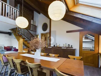 Cuisine; électroménager, parquet, lumière naturelle, style moderne