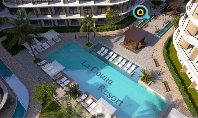 Κουζίνα; συσκευές κουζίνας, ξύλινο πάτωμα, φυσικό φως, μοντέρνο στυλ