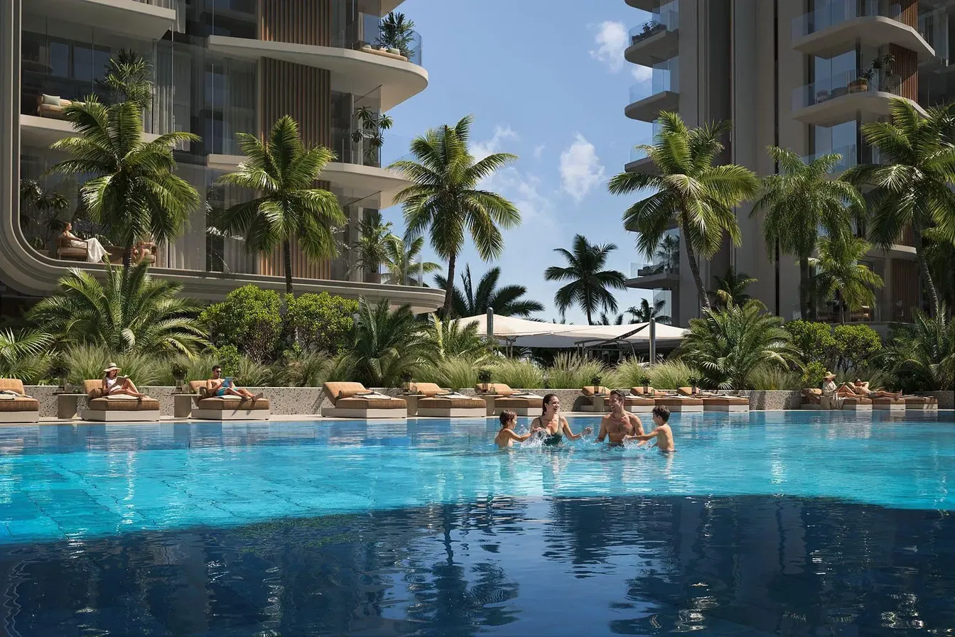 Κουζίνα; συσκευές κουζίνας, ξύλινο πάτωμα, φυσικό φως, μοντέρνο στυλ