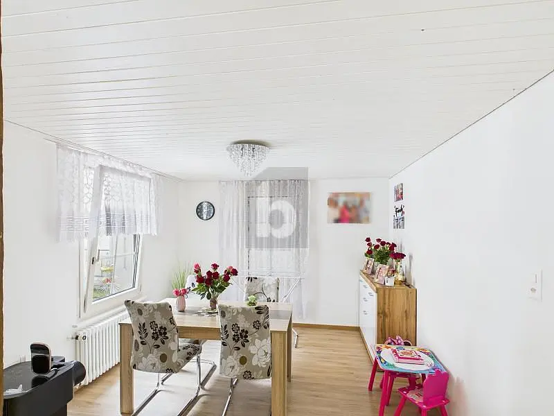 Küche; küchengeräte, holzboden, tageslicht, moderner stil