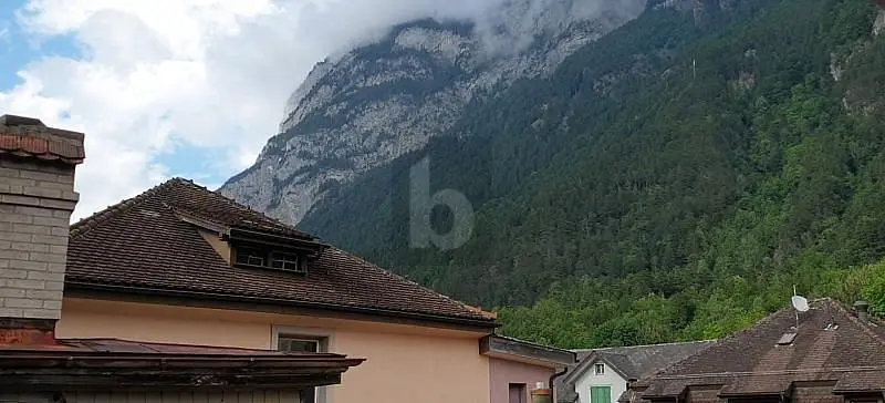 Küche; küchengeräte, holzboden, tageslicht, moderner stil