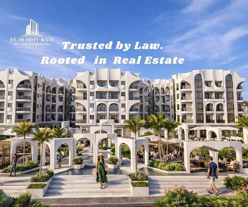 Кухиња; кухињски апарати, дрвени под, природно светло, модерни стил