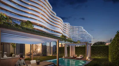 Kuchyně; kuchyňské spotřebiče, dřevěná podlaha, přirozené světlo, moderní styl