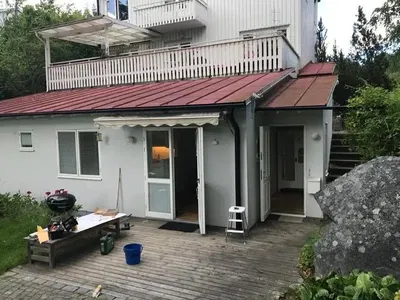 Küche; küchengeräte, holzboden, tageslicht, moderner stil