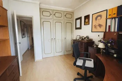 Дневна соба; дрвени под, природно светло, модерни стил