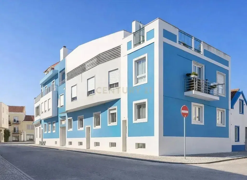 Salon; parquet, lumière naturelle, style moderne, hauteur sous plafond