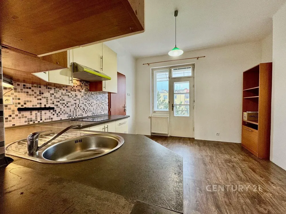 Küche; küchengeräte, holzboden, tageslicht, moderner stil