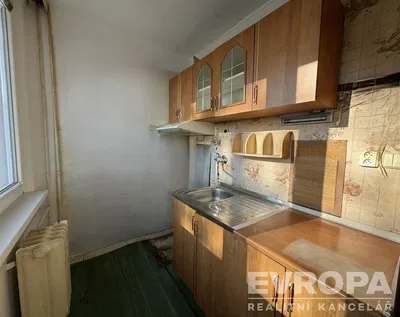 Cuisine; électroménager, parquet, lumière naturelle, style moderne