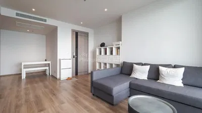 Küche; küchengeräte, holzboden, tageslicht, moderner stil