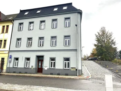 Küche; küchengeräte, holzboden, tageslicht, moderner stil