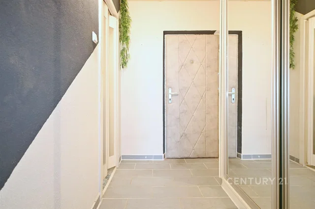 Küche; küchengeräte, holzboden, tageslicht, moderner stil