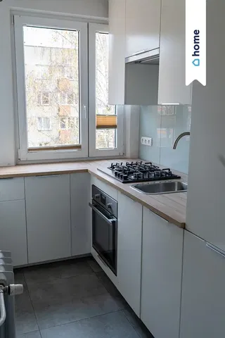 Küche; küchengeräte, holzboden, tageslicht, moderner stil