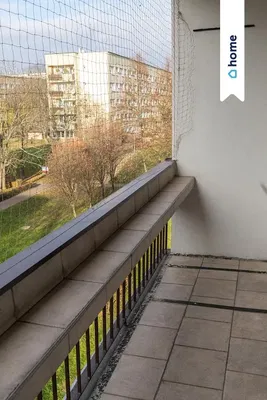 Кухиња; кухињски апарати, дрвени под, природно светло, модерни стил