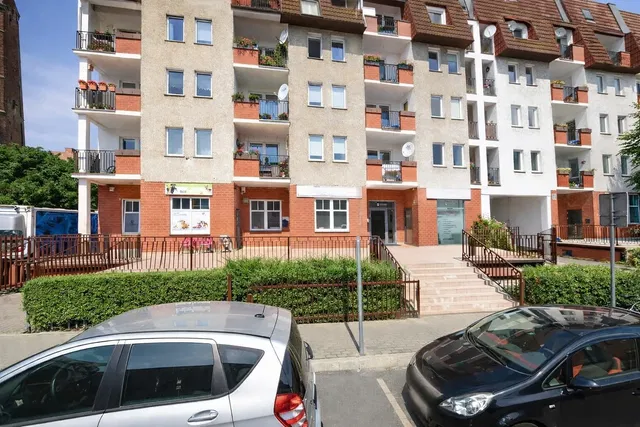 Wohnzimmer; holzboden, tageslicht, moderner stil