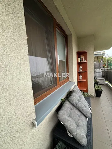 Küche; küchengeräte, holzboden, tageslicht, moderner stil