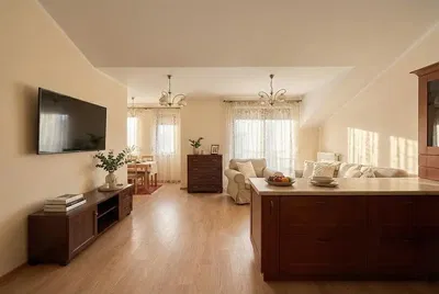 Küche; küchengeräte, holzboden, tageslicht, moderner stil