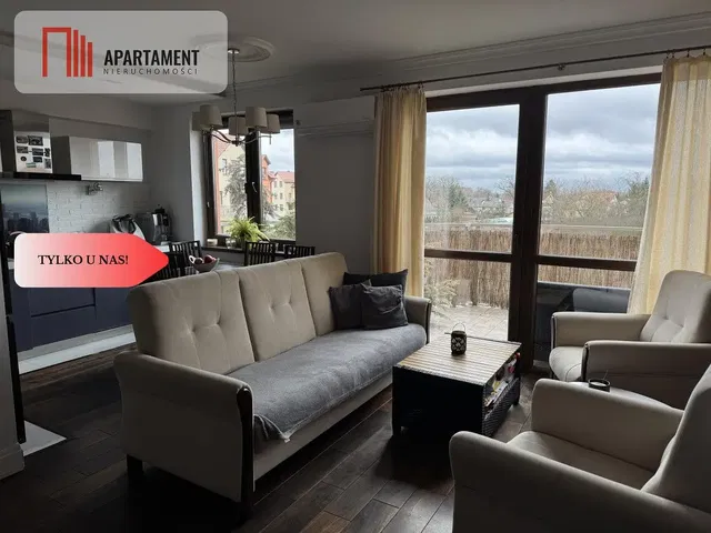 Küche; küchengeräte, holzboden, tageslicht, moderner stil